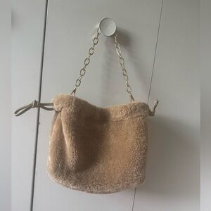 Universal Thread Faux Shearling Shoulder Bag in Camel with Gold Chain